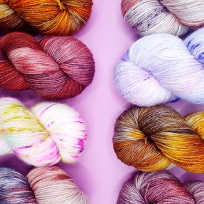Hndfarvet Superwash Merino garn – luksusgarn til strik og hkling