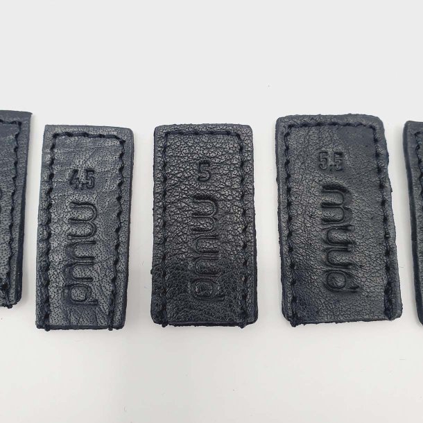 MUUD | Chris Nlelommer (Sort)